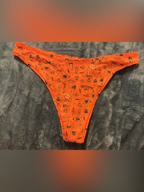 PINK Victoria's Secret Orange Witching Out Printed  Thong nwt 5/25